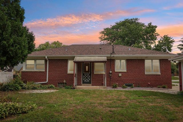 1413 Marion AVENUE, South Milwaukee, WI 53172