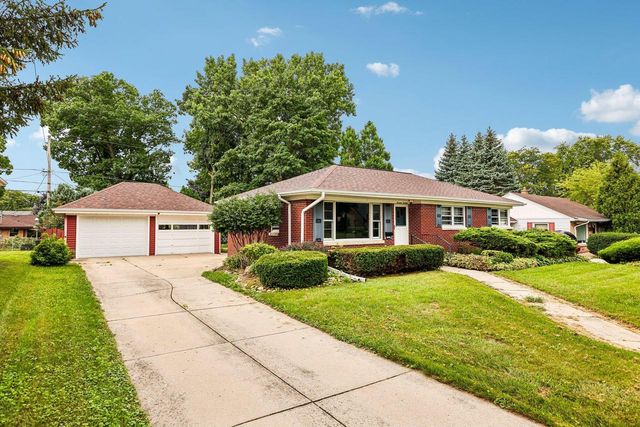 1413 Marion AVENUE, South Milwaukee, WI 53172
