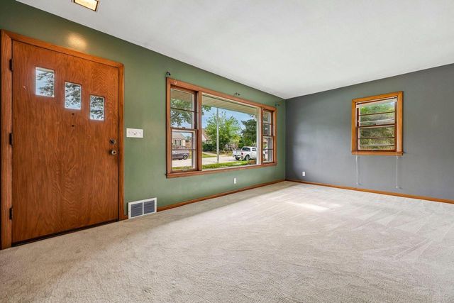 1413 Marion AVENUE, South Milwaukee, WI 53172