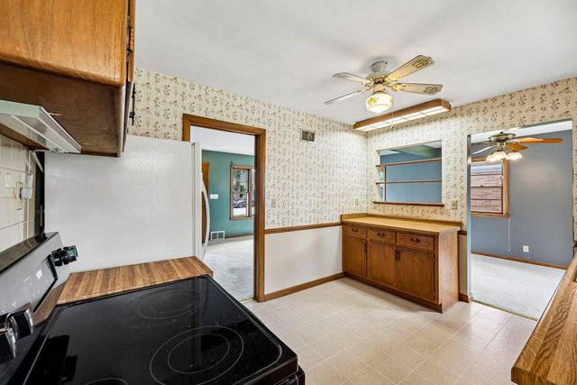 1413 Marion AVENUE, South Milwaukee, WI 53172