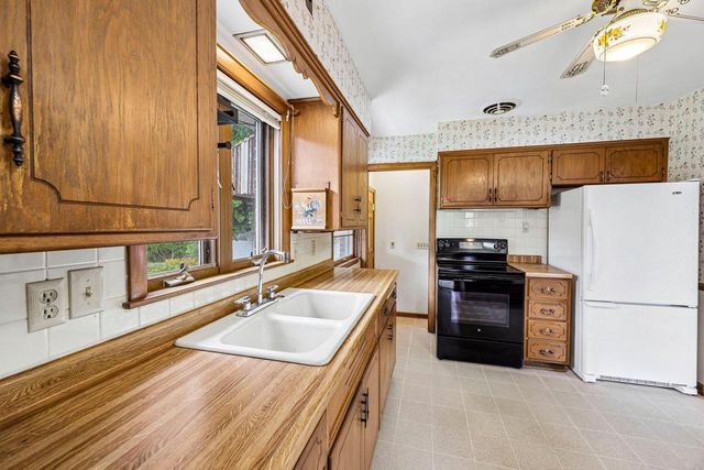 1413 Marion AVENUE, South Milwaukee, WI 53172