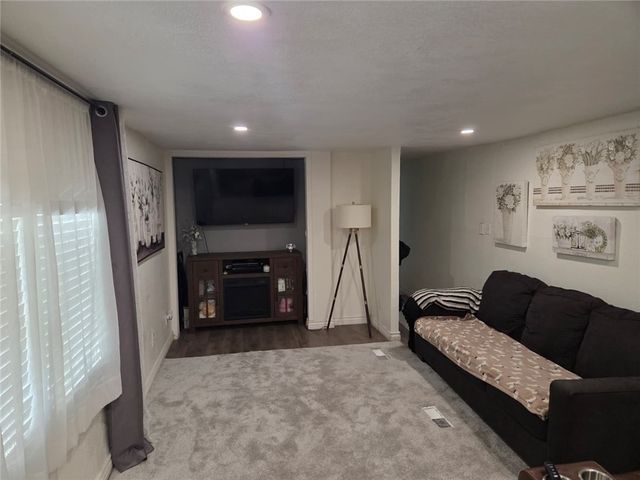 12751 Mariposa Road Space 38, Victorville, CA 92395