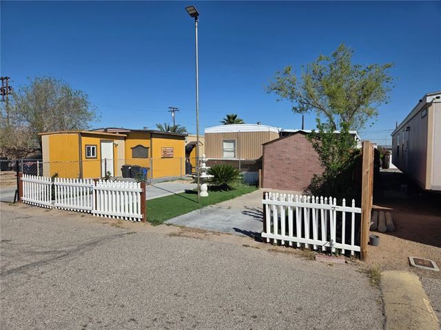 12751 Mariposa Road Space 38, Victorville, CA 92395