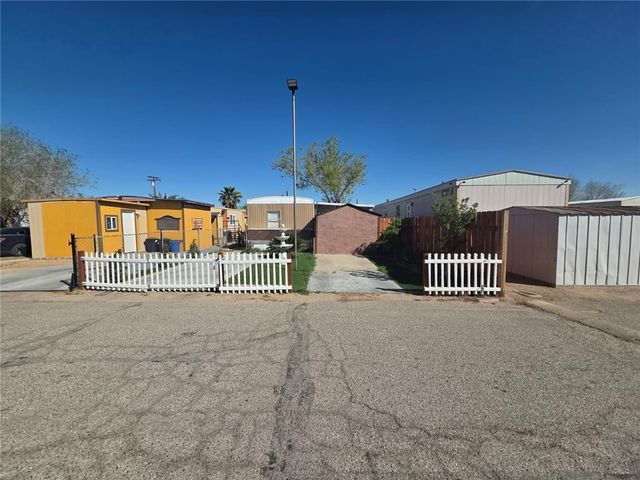 12751 Mariposa Road Space 38, Victorville, CA 92395