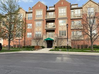 1914 Farnsworth Lane 305, Northbrook, IL 60062
