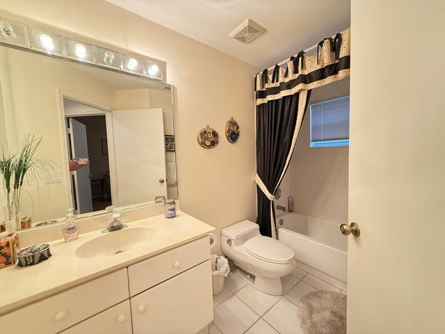 6668 NW 26th Way, Boca Raton, FL 33496