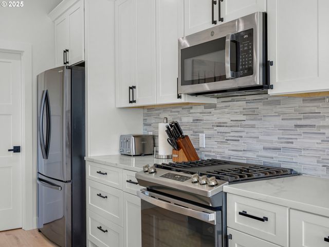 210 15TH Ave, Seaside, OR 97138