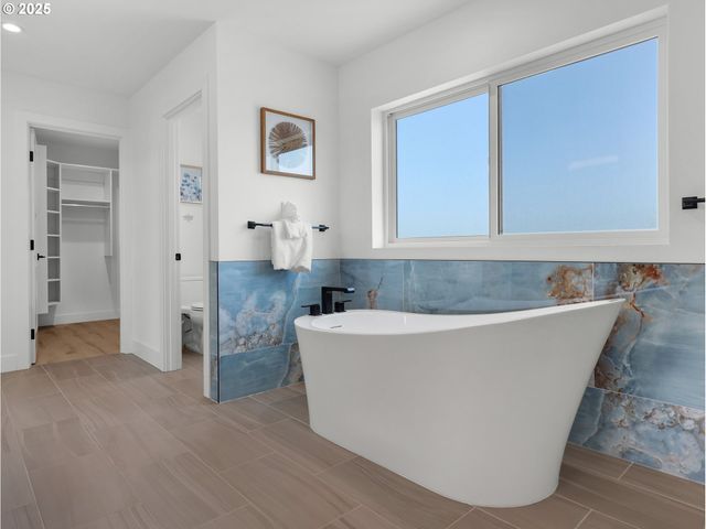 210 15TH Ave, Seaside, OR 97138