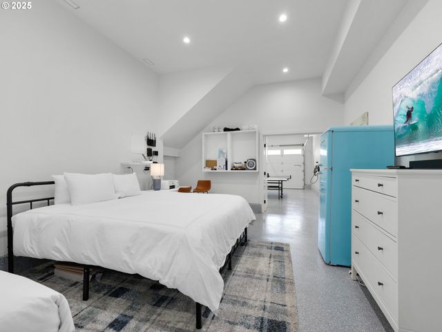 210 15TH Ave, Seaside, OR 97138