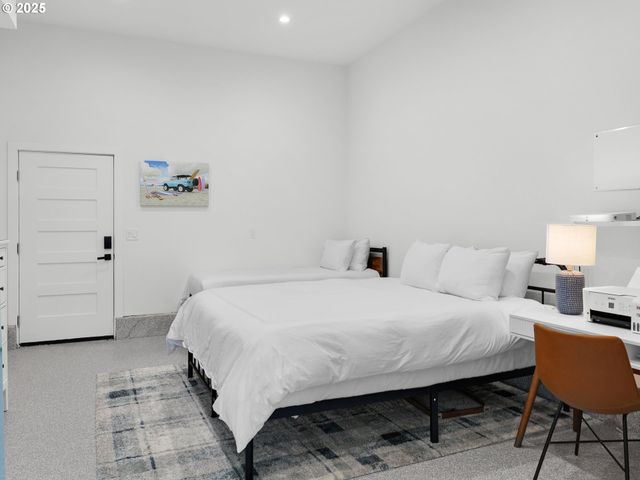 210 15TH Ave, Seaside, OR 97138