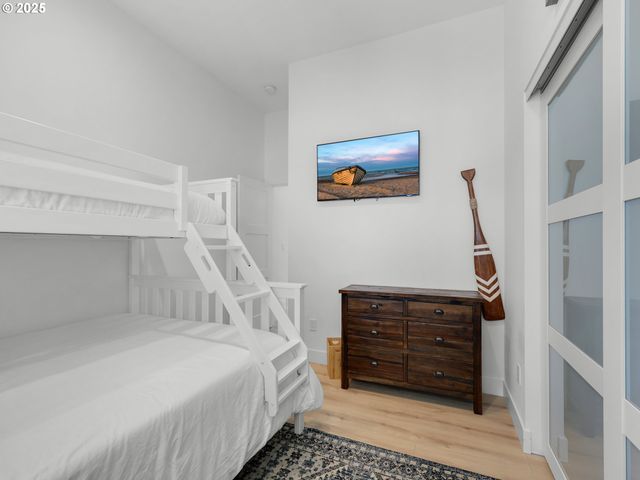 210 15TH Ave, Seaside, OR 97138