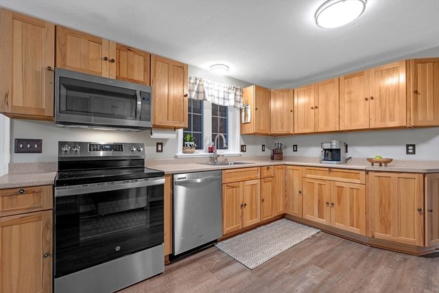 73 Brintnal Dr, Rutland, MA 01543