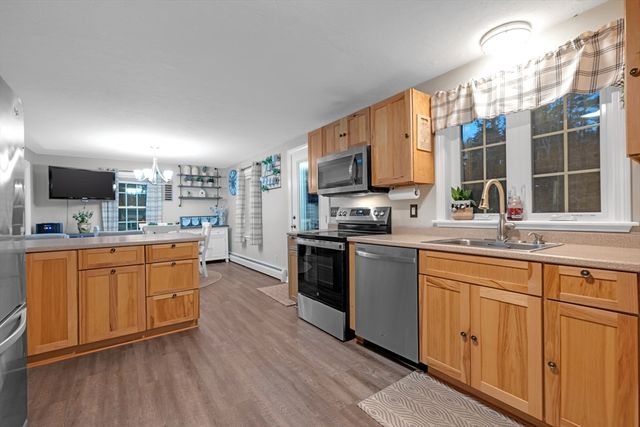 73 Brintnal Dr, Rutland, MA 01543