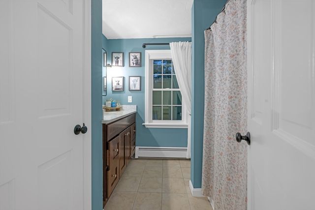 73 Brintnal Dr, Rutland, MA 01543