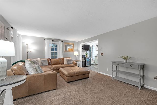 73 Brintnal Dr, Rutland, MA 01543