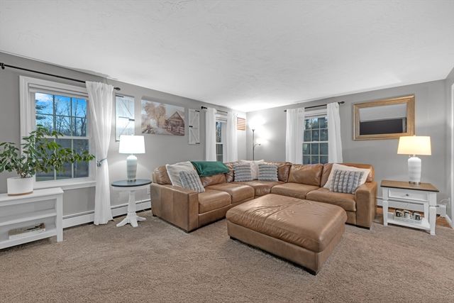 73 Brintnal Dr, Rutland, MA 01543