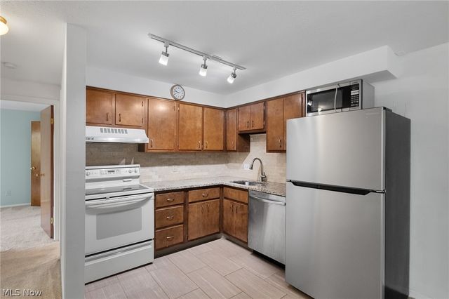 3400 Wooster Road 313, Rocky River, OH 44116