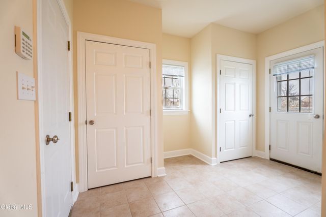 4 Teasdale Court, Colonie, NY 12189