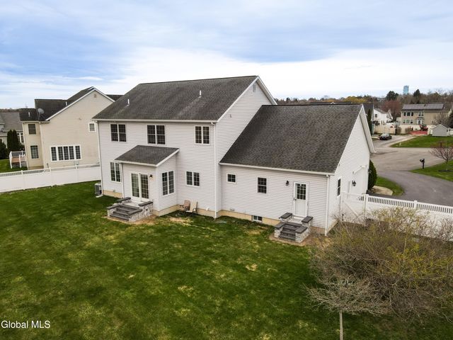 4 Teasdale Court, Colonie, NY 12189