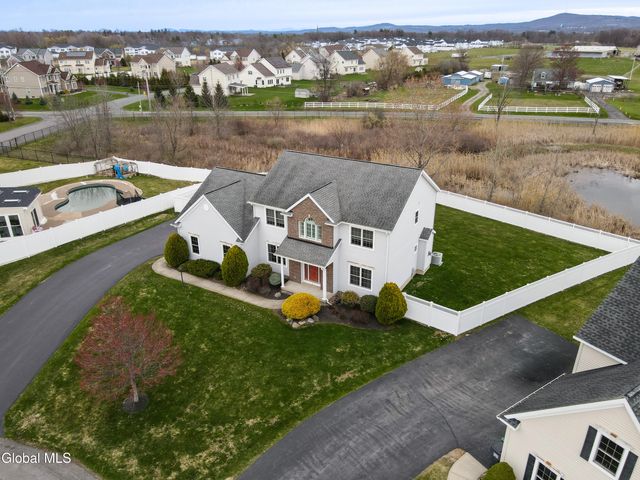 4 Teasdale Court, Colonie, NY 12189