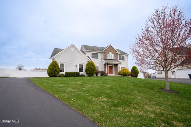 4 Teasdale Court, Colonie, NY 12189