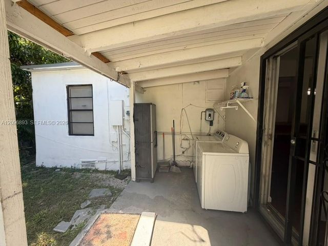 6871 SW 37th Street B, Miami, FL 33155