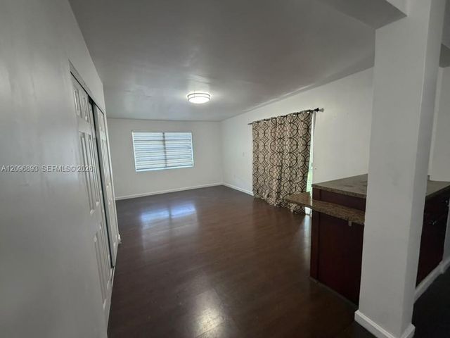 6871 SW 37th Street B, Miami, FL 33155