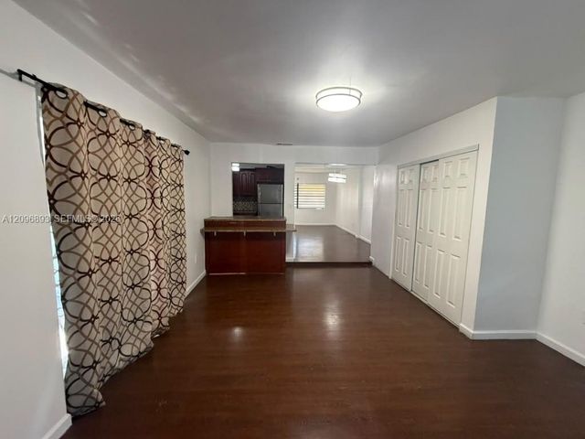 6871 SW 37th Street B, Miami, FL 33155