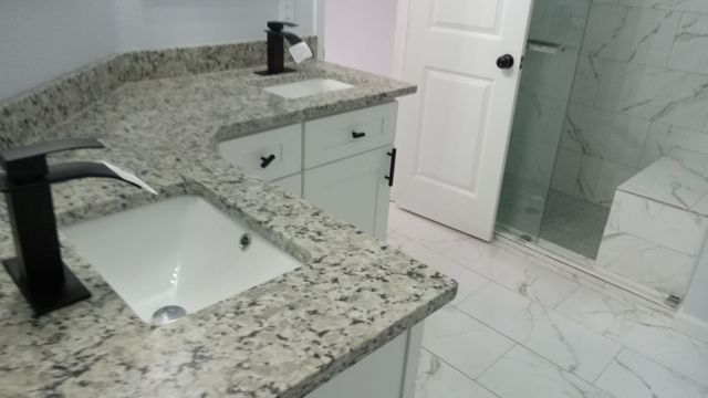 2213 Beverly Drive, Granbury, TX 76048