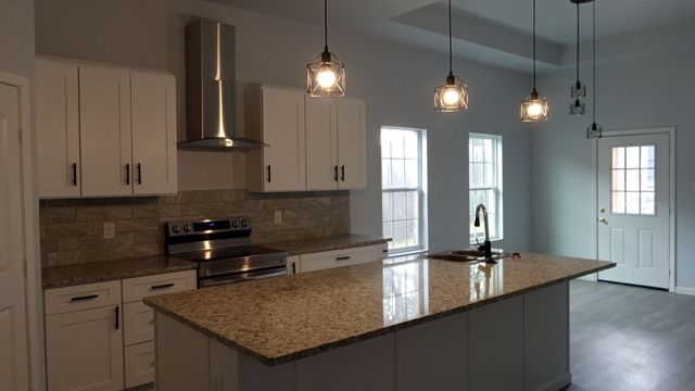 2213 Beverly Drive, Granbury, TX 76048