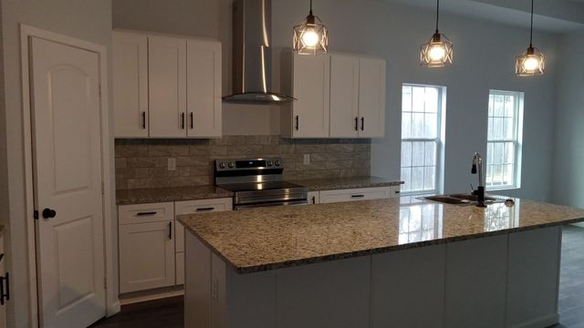 2213 Beverly Drive, Granbury, TX 76048