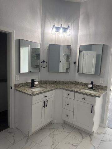 2213 Beverly Drive, Granbury, TX 76048