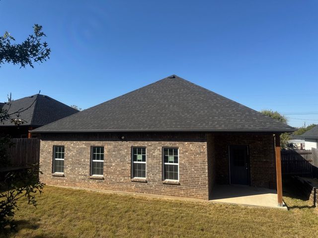 2213 Beverly Drive, Granbury, TX 76048