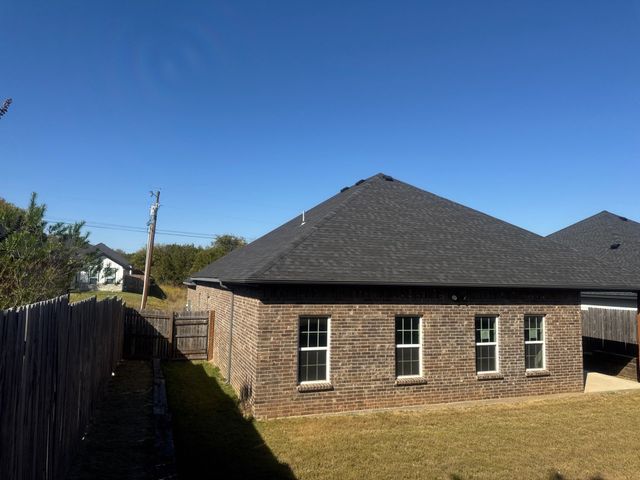 2213 Beverly Drive, Granbury, TX 76048