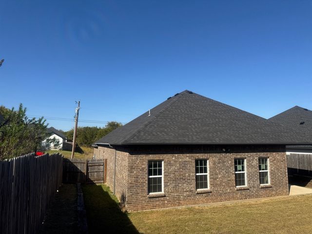 2213 Beverly Drive, Granbury, TX 76048