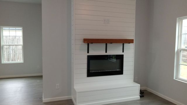 2213 Beverly Drive, Granbury, TX 76048