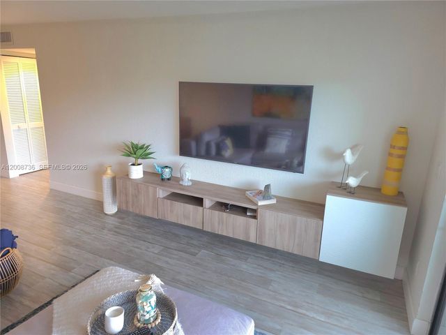 16171 Blatt Blvd 302, Weston, FL 33326