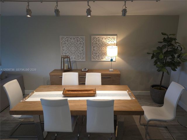 16171 Blatt Blvd 302, Weston, FL 33326