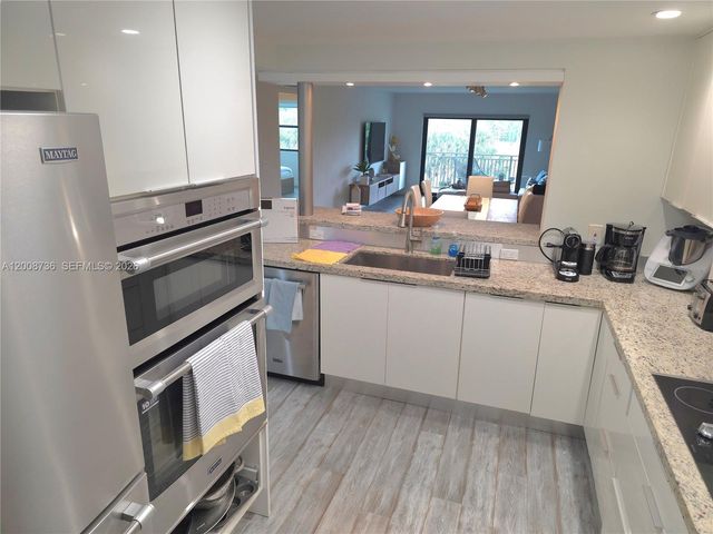 16171 Blatt Blvd 302, Weston, FL 33326