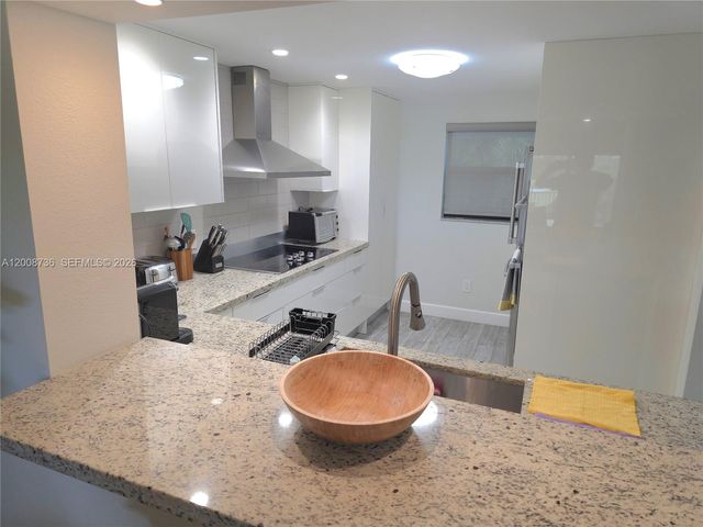 16171 Blatt Blvd 302, Weston, FL 33326