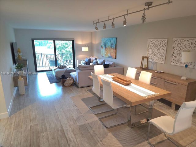 16171 Blatt Blvd 302, Weston, FL 33326