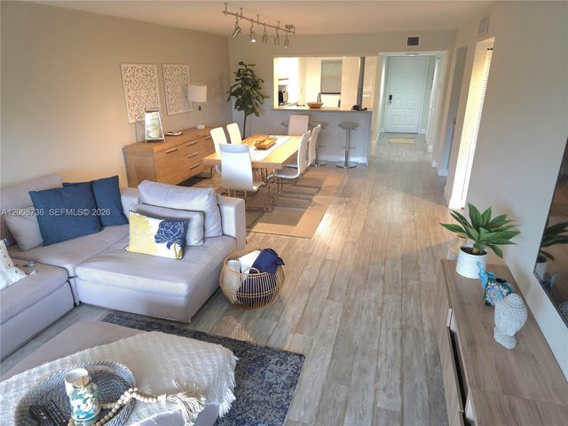 16171 Blatt Blvd 302, Weston, FL 33326