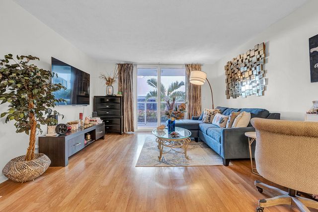 1904 S Ocean Drive 201, Hallandale Beach, FL 33009