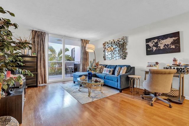 1904 S Ocean Drive 201, Hallandale Beach, FL 33009