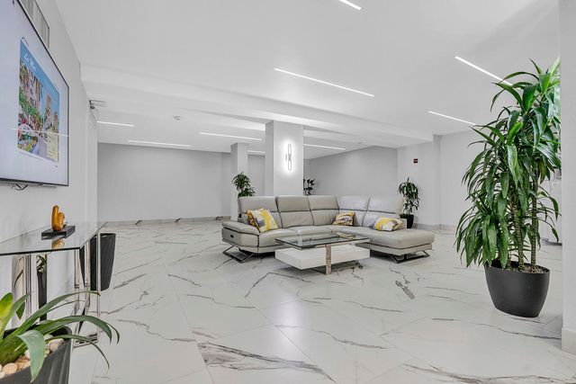 1904 S Ocean Drive 201, Hallandale Beach, FL 33009