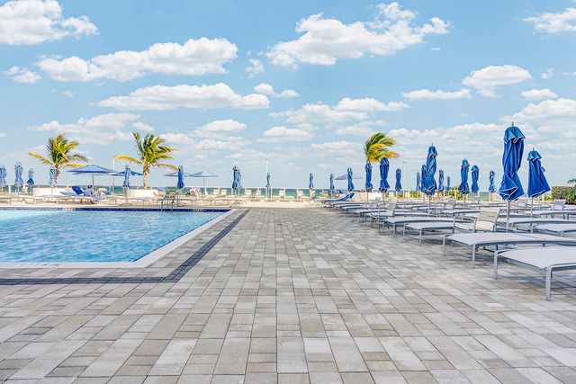 1904 S Ocean Drive 201, Hallandale Beach, FL 33009