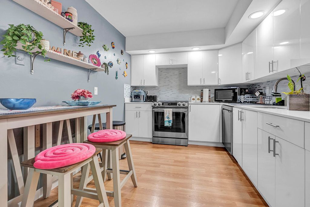 1904 S Ocean Drive 201, Hallandale Beach, FL 33009