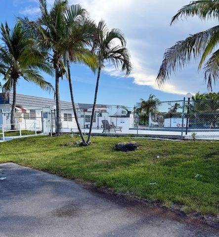 20330 NE 2nd Avenue 19, Miami Gardens, FL 33179