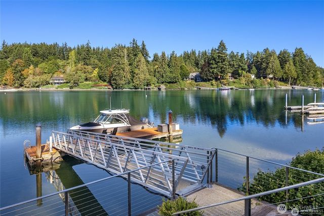 5482 Fletcher Landing NE, Bainbridge Island, WA 98110