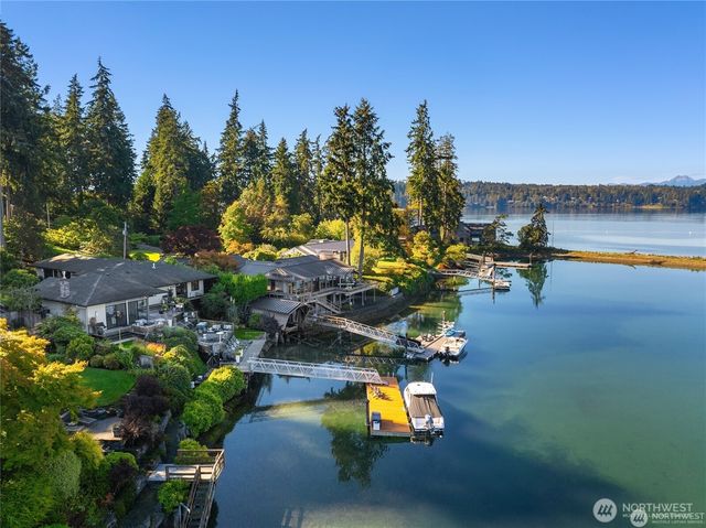 5482 Fletcher Landing NE, Bainbridge Island, WA 98110